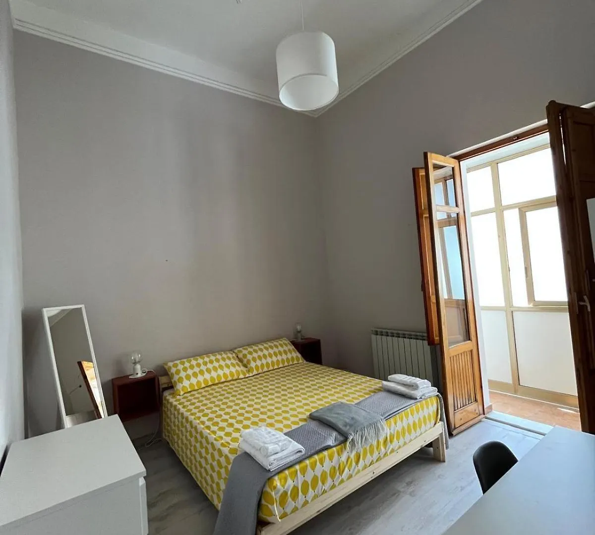Bed & Breakfast La Sicula Atene City Central House 200 Mt From Metro Giuffrida Catania Italien